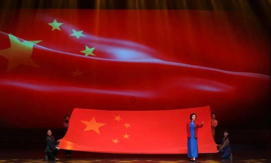 《新闻女王》空降ifc,佘诗曼送上新春祝愿