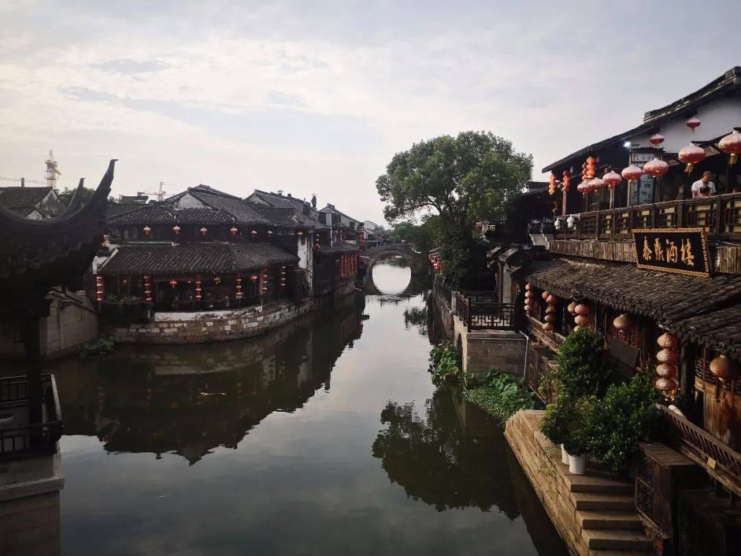 10楼阳台改卧室，致住户坠落，房东和租房公司谁的责任更大？游戏画面